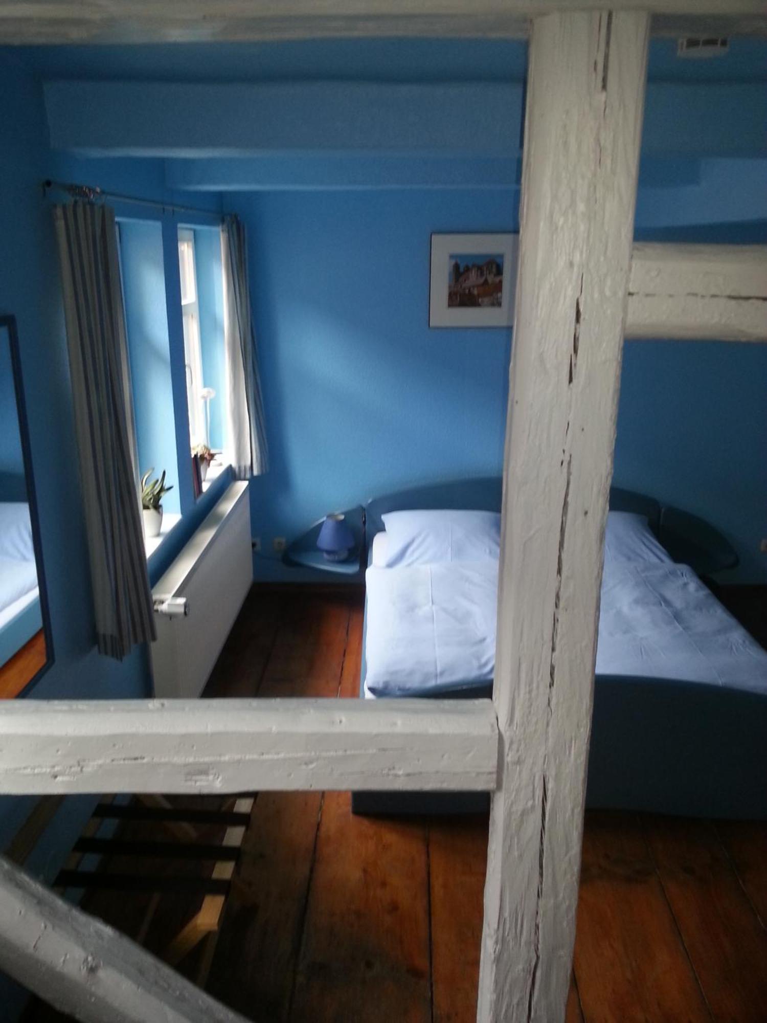 Fachwerkhotel - Ferienhaeuser Vorhof Zur Hoelle Кведлинбург Экстерьер фото