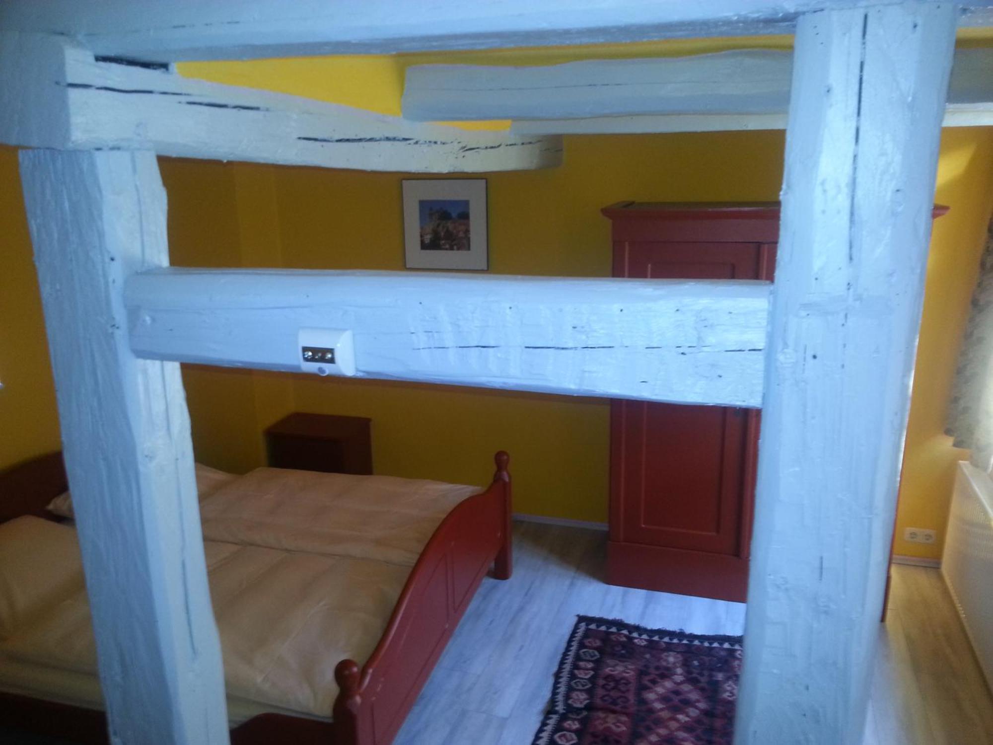 Fachwerkhotel - Ferienhaeuser Vorhof Zur Hoelle Кведлинбург Экстерьер фото